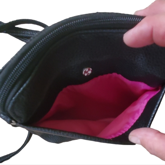 Nicole Miller Cute small Black quilted Bag. Hot Pink interior. NWT. - Picture 6 of 7